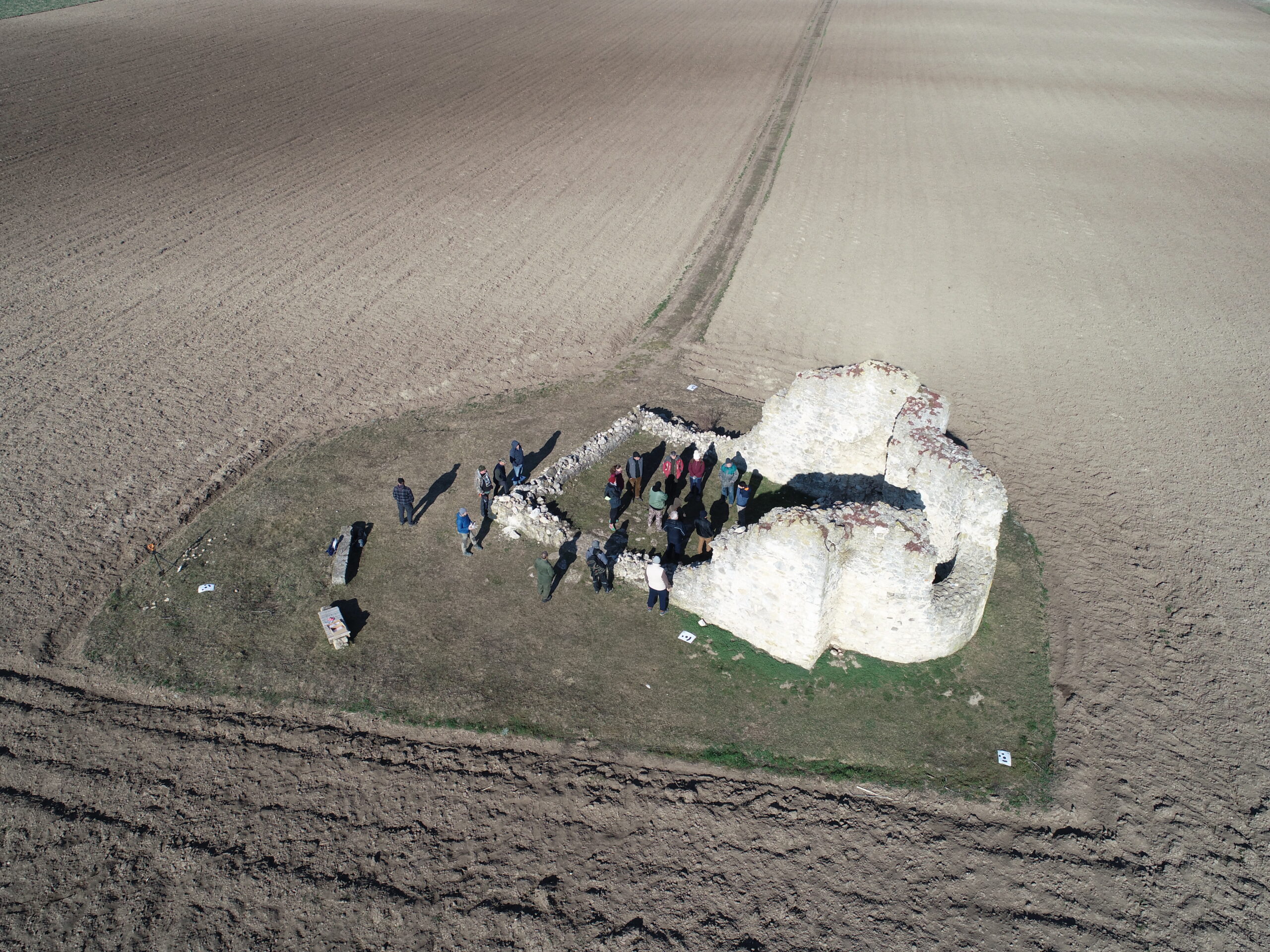 Régészeti kutatás a Töki Romtemplomban